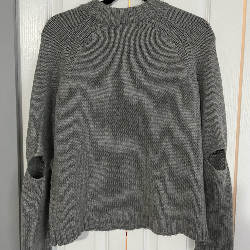 tahari grey sweater